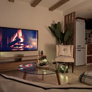 Appartement Evasion Au Calme - Maison Cosy Avec Piscine Et Tennis, Saint-Vallier-de-Thiey